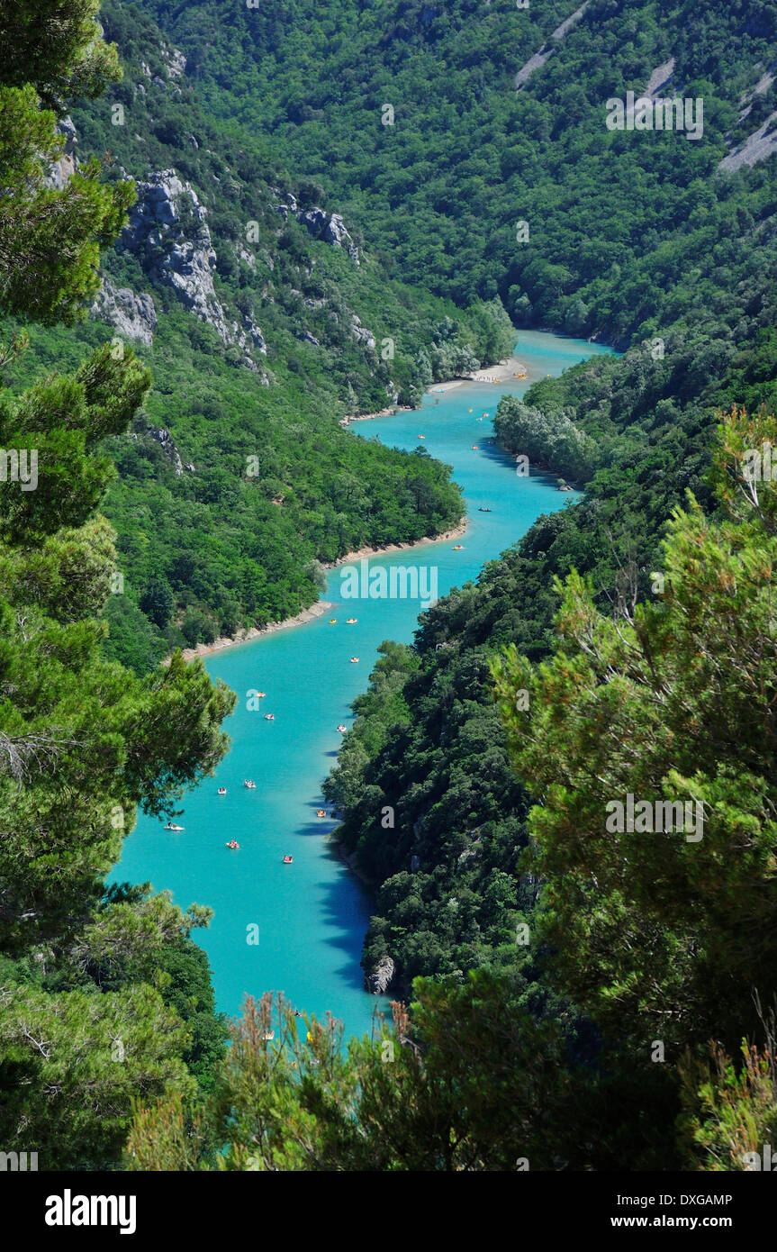 People with pedalos in the Verdon du Verdon, Alpesde
