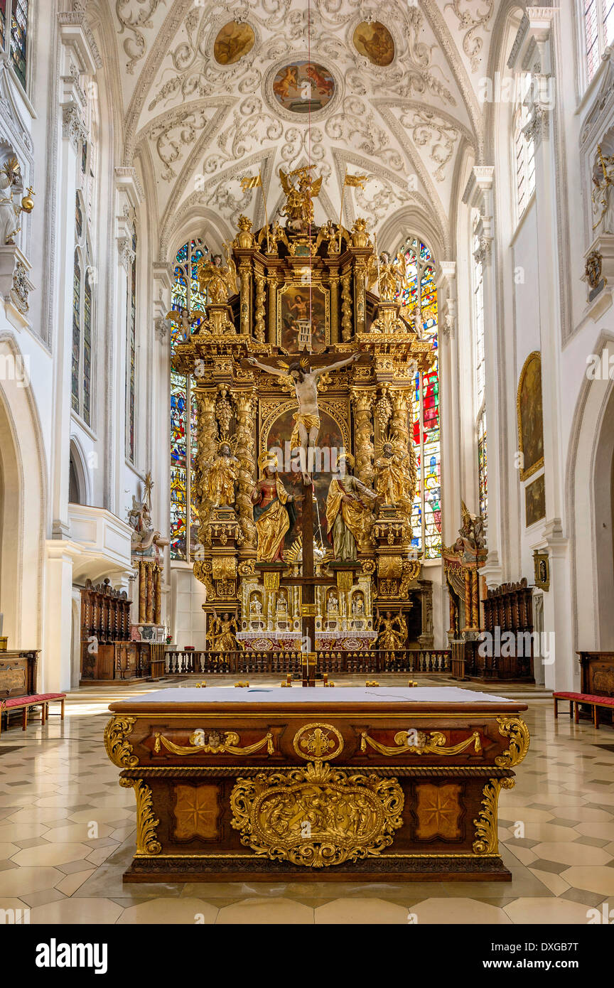 Chancel with high altar, Mariä Himmelfahrt Kirche, parish church of the Assumption, Landsberg am Lech, Upper Bavaria, Bavaria Stock Photo