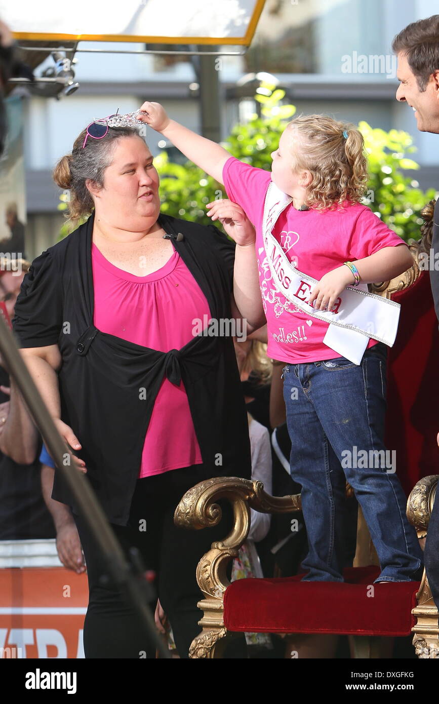 'Here Comes Honey Boo Boo' star Alana Thompson and her mother 'Mama