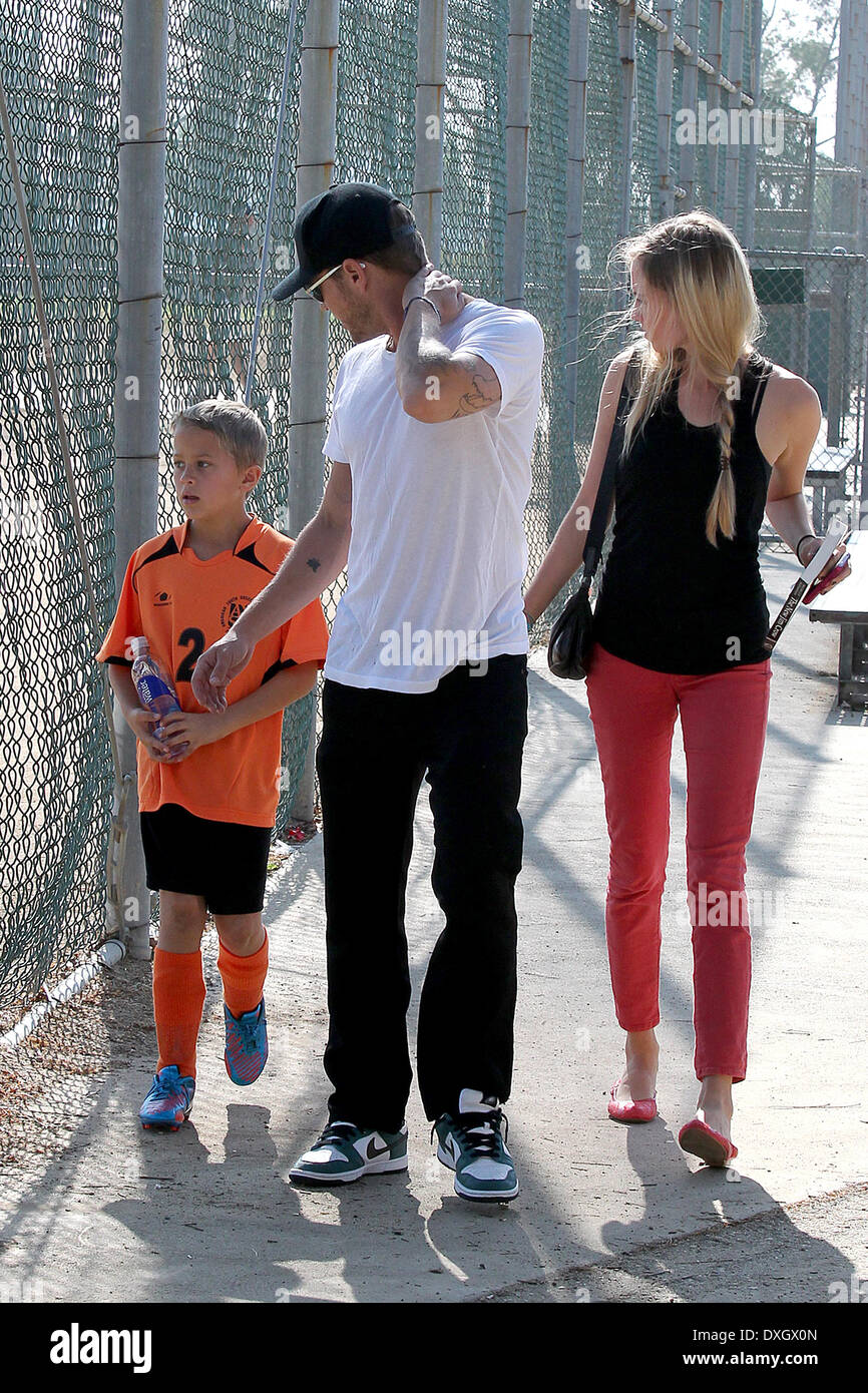 Deacon Phillippe, Paulina Slagter, Ryan Phillippe Ryan Phillippe at a park in Brentwood with his girlfriend to watch his son's soccer game Los Angeles, California - 03.11.12 Featuring: Deacon Phillippe,Paulina Slagter,Ryan Phillippe When: 03 Nov 2012 Stock Photo