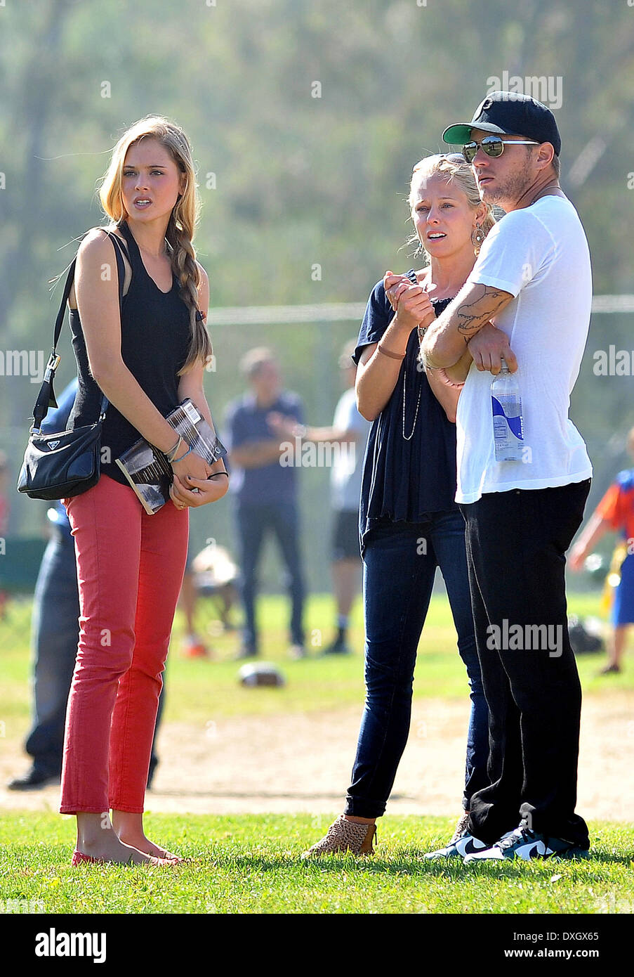 Paulina Slagter, Ryan Phillippe Ryan Phillippe at a park in Brentwood with his girlfriend to watch his son's soccer game Los Angeles, California - 03.11.12 Featuring: Paulina Slagter,Ryan Phillippe When: 03 Nov 2012 Stock Photo