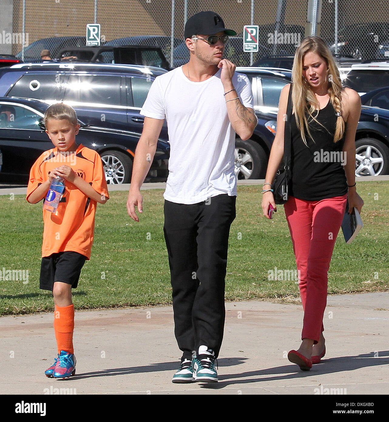 Deacon Phillippe, Paulina Slagter, Ryan Phillippe Ryan Phillippe at a park in Brentwood with his girlfriend to watch his son's soccer game Los Angeles, California - 03.11.12 Featuring: Deacon Phillippe,Paulina Slagter,Ryan Phillippe Where: United States When: 03 Nov 2012 Stock Photo
