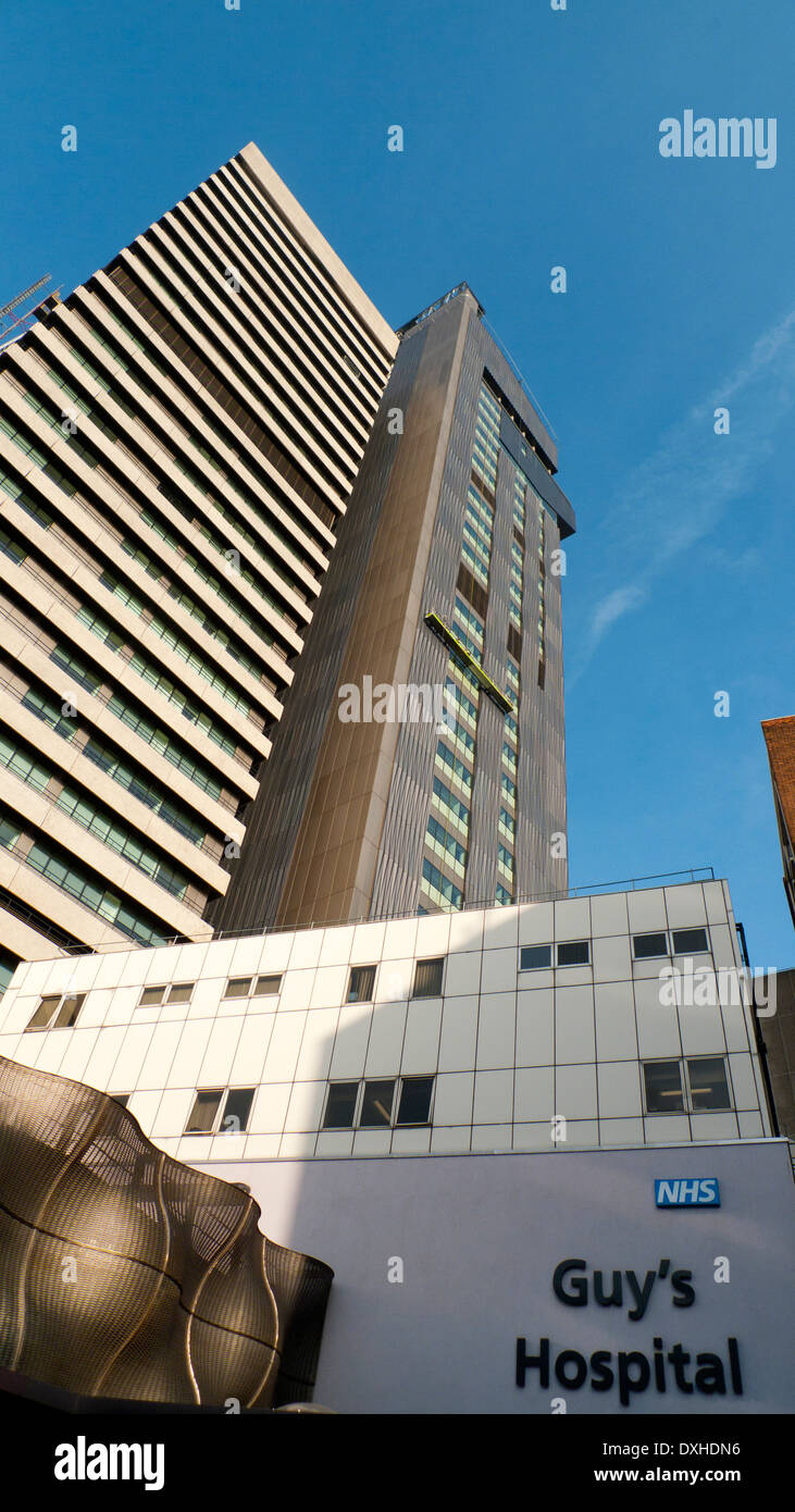 Entrance and sign to Guy's and St. Thomas’ Hospital South London