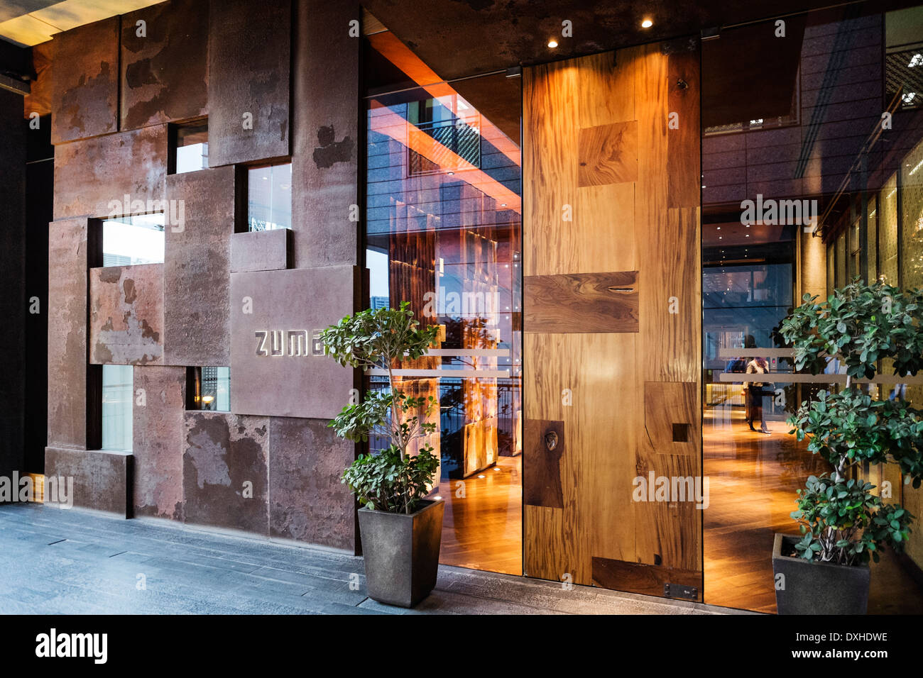 UNITED ARAB EMIRATES / Dubai /Bar with bartender at Zuma Restaurant in Dubai  United Arab Emirates Stock Photo - Alamy