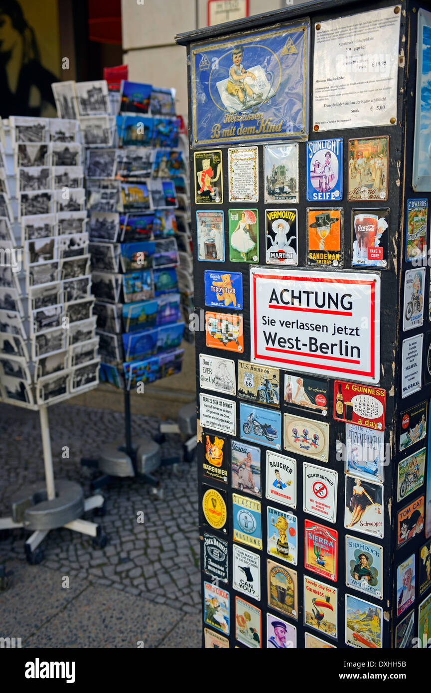 Postcards with images of berlin hi-res stock photography and images - Alamy