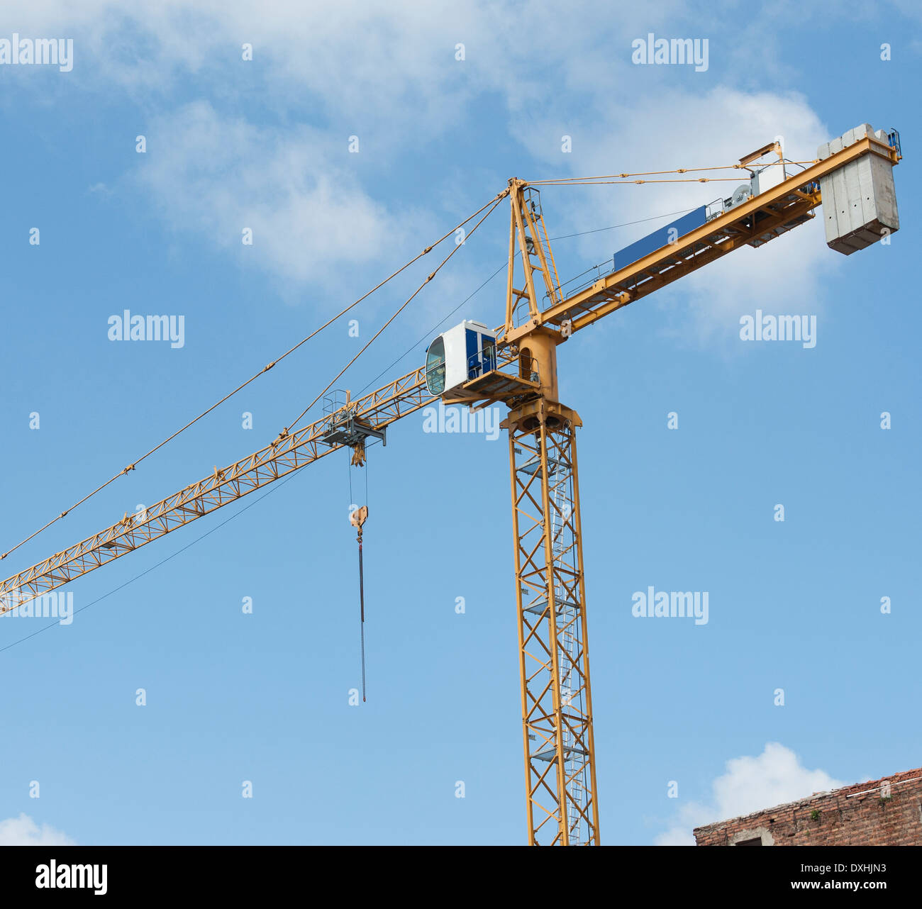 High jib crane working on building site in city center Stock Photo Alamy