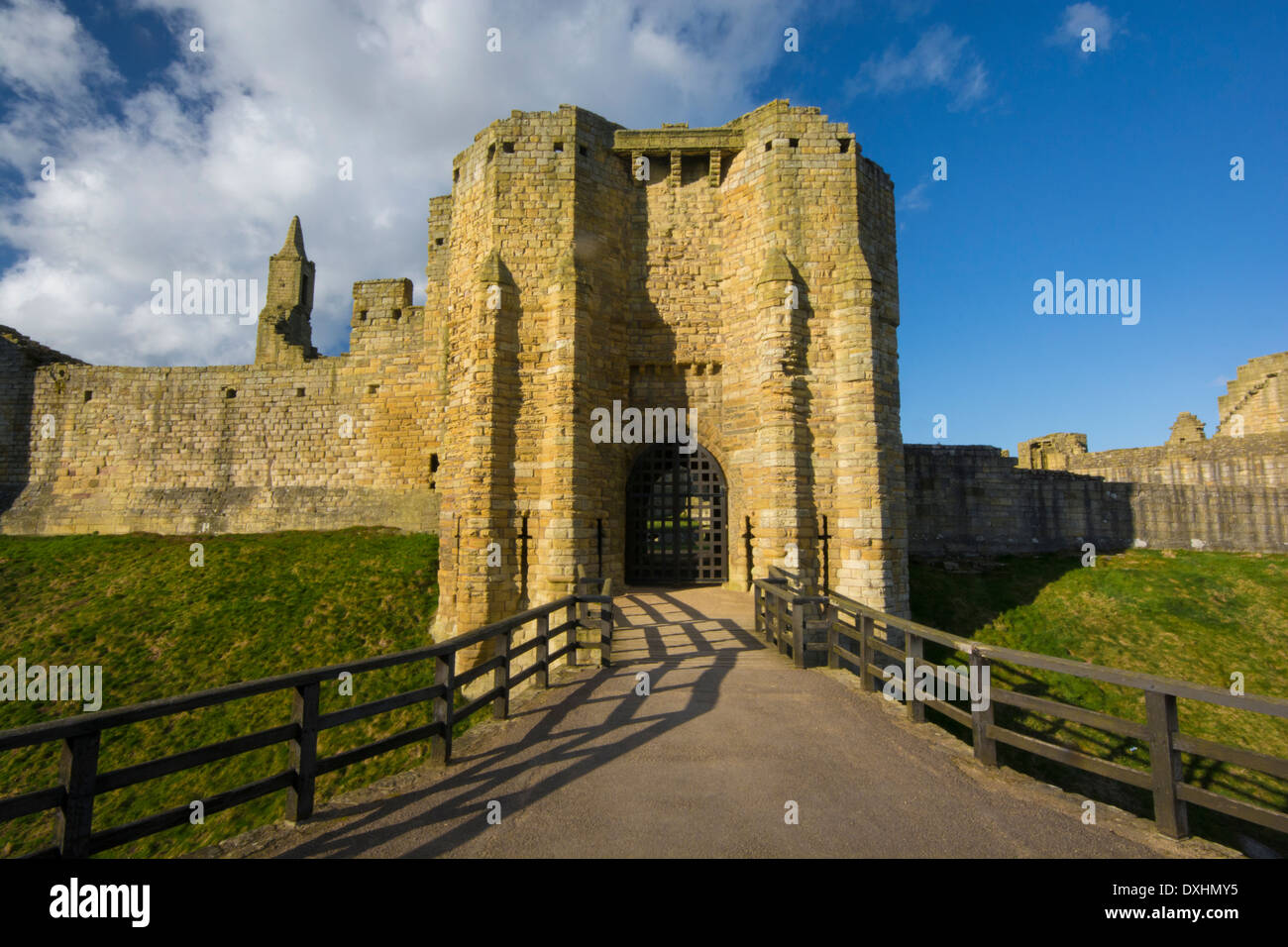 Warkworth Castle gatehouse Stock Photo Alamy
