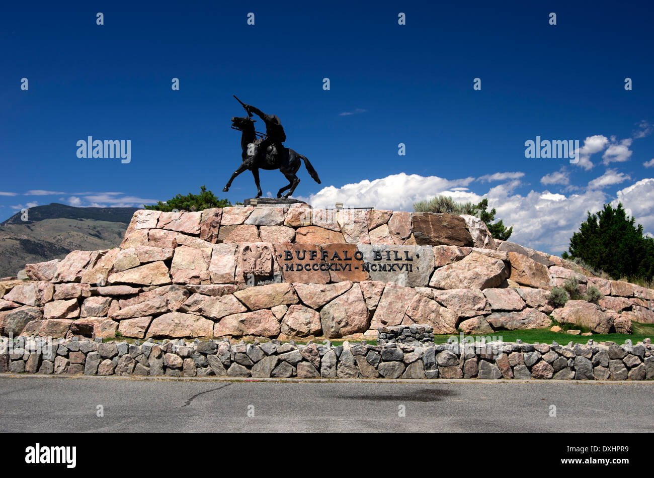 Buffalo bill center west statue hires stock photography and images Alamy