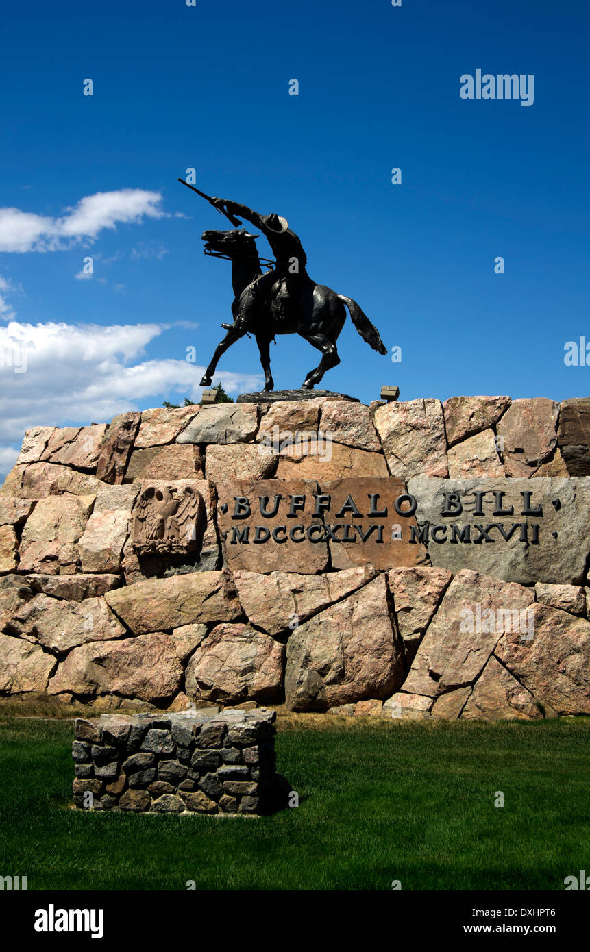 Buffalo bill center west statue hires stock photography and images Alamy