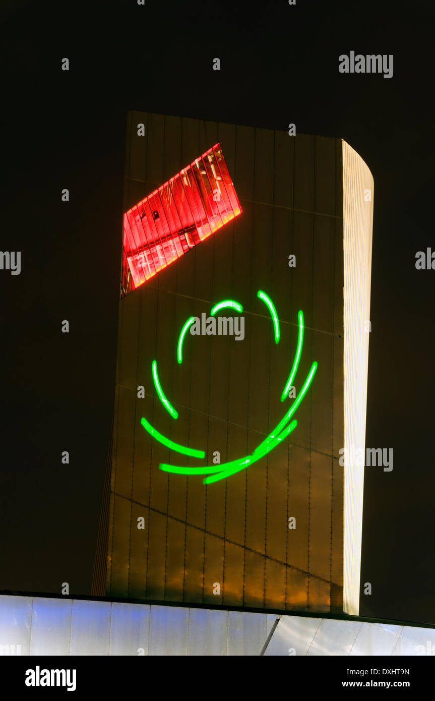 'Thank You', a temporary laser display by Craig Morrison which beamed out the words 'Thank You' in morse code in honour of Alan Turing and the men and women who served in the two world wars.  The beams are projected from the Lowry Centre on to the Imperial War Museum North.  Salford Quays, Manchester, England, UK Stock Photo