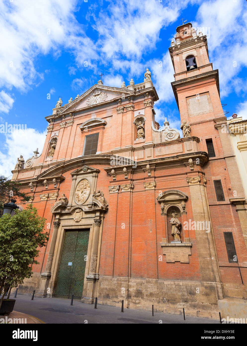 Valencia Santo Tomas church in plaza san Vicente Ferrer with fountain at Spain Stock Photo