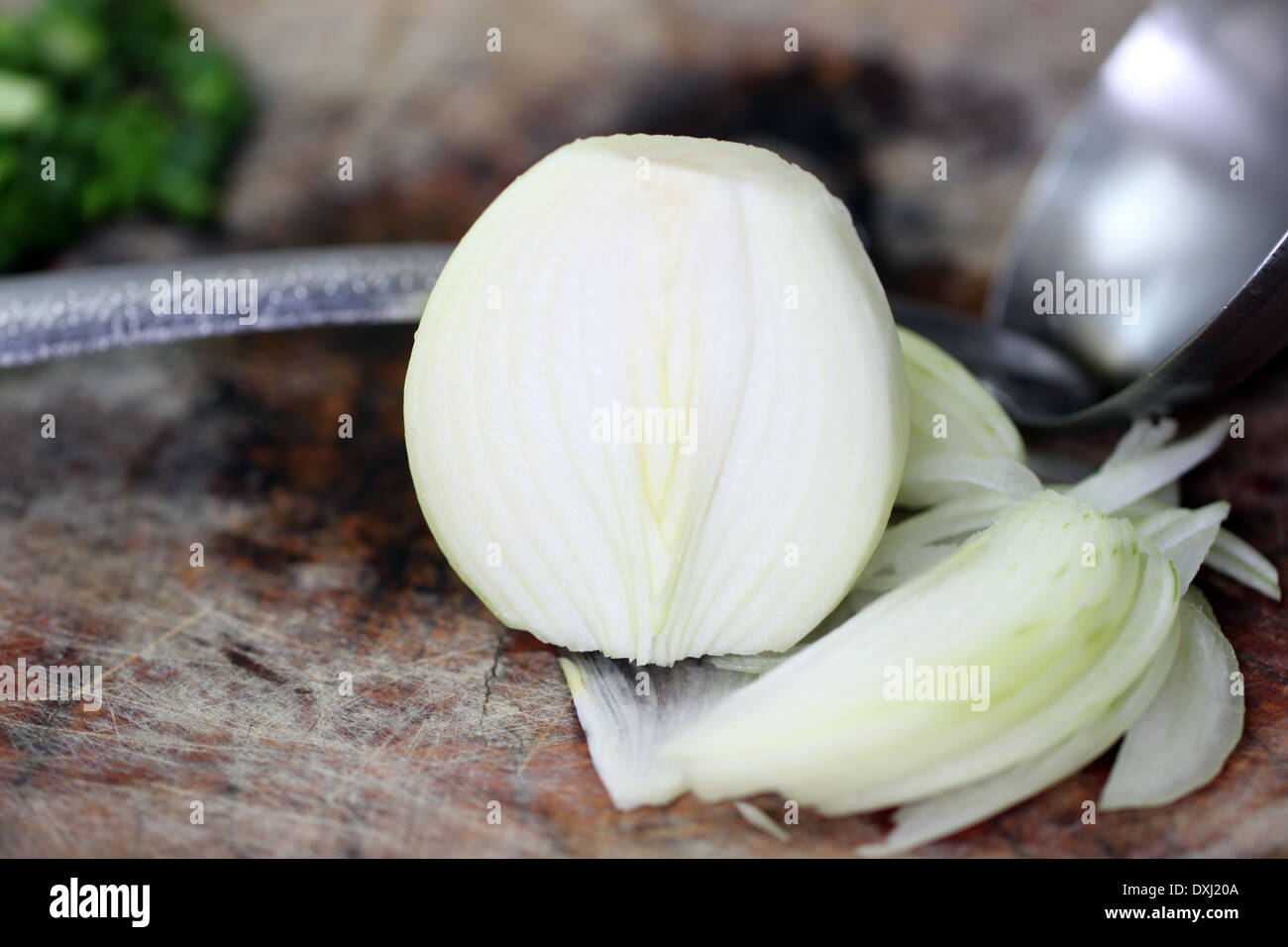 Board onion hi-res stock photography and images - Alamy