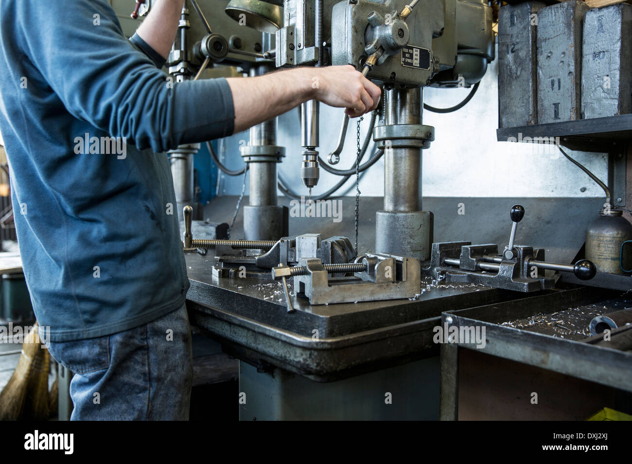 Drilling machine hires stock photography and images Alamy
