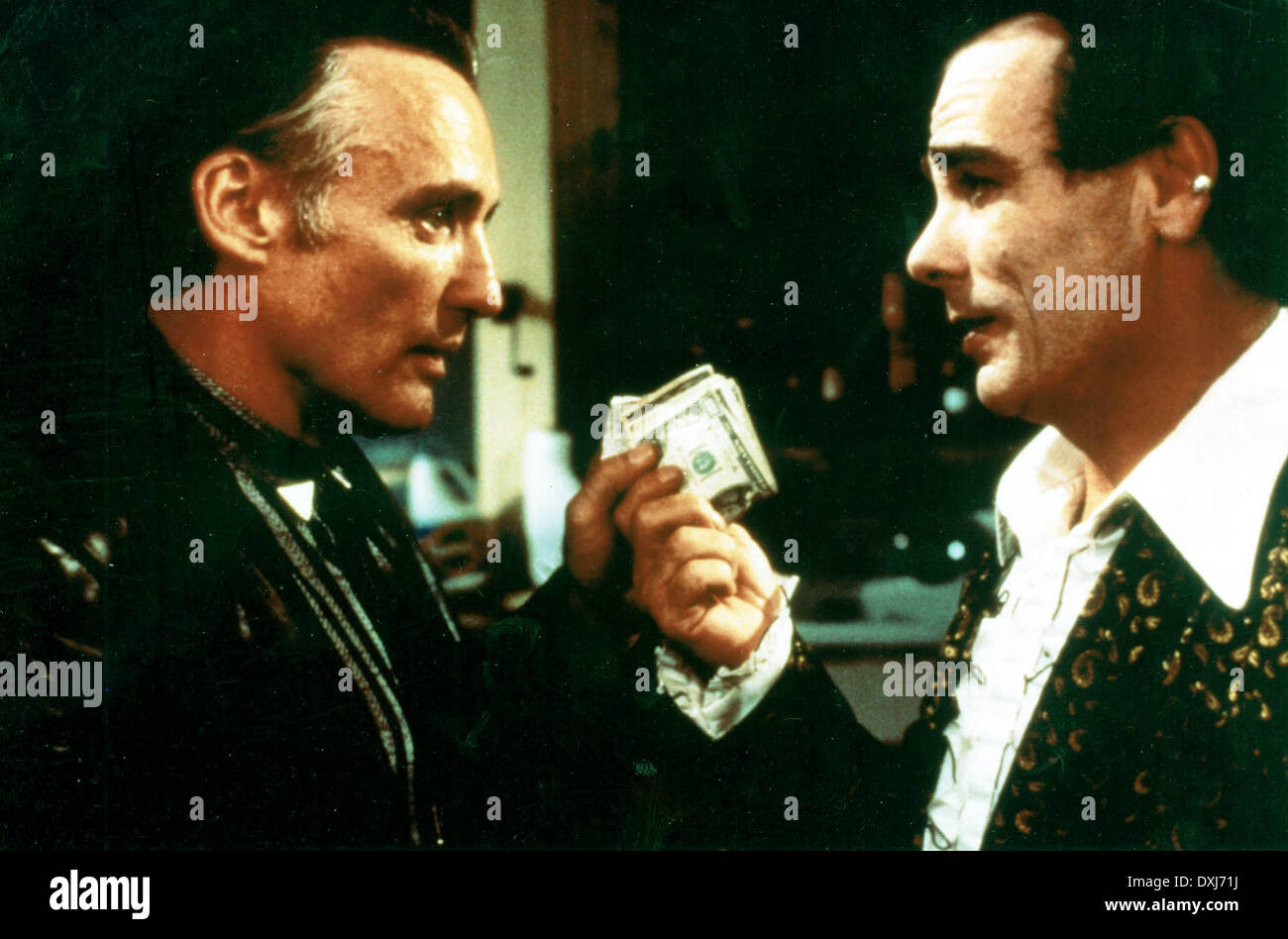 Blue velvet 1986 dennis hopper hi-res stock photography and images - Alamy