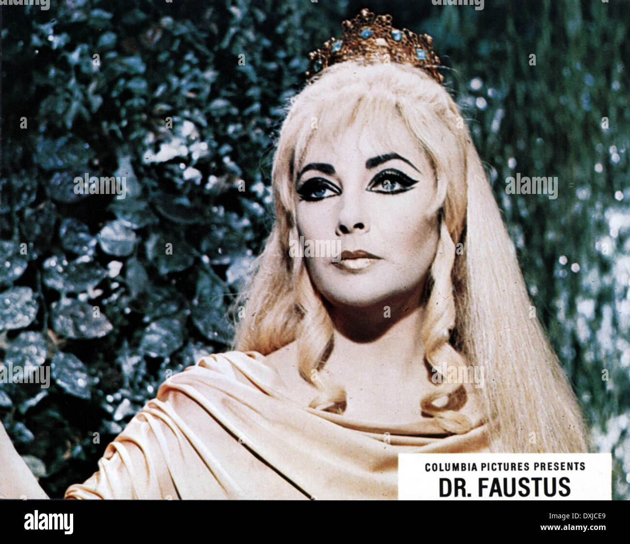 DOCTOR FAUSTUS (BR1967) Elizabeth Taylor as Helen of Troy Stock Photo