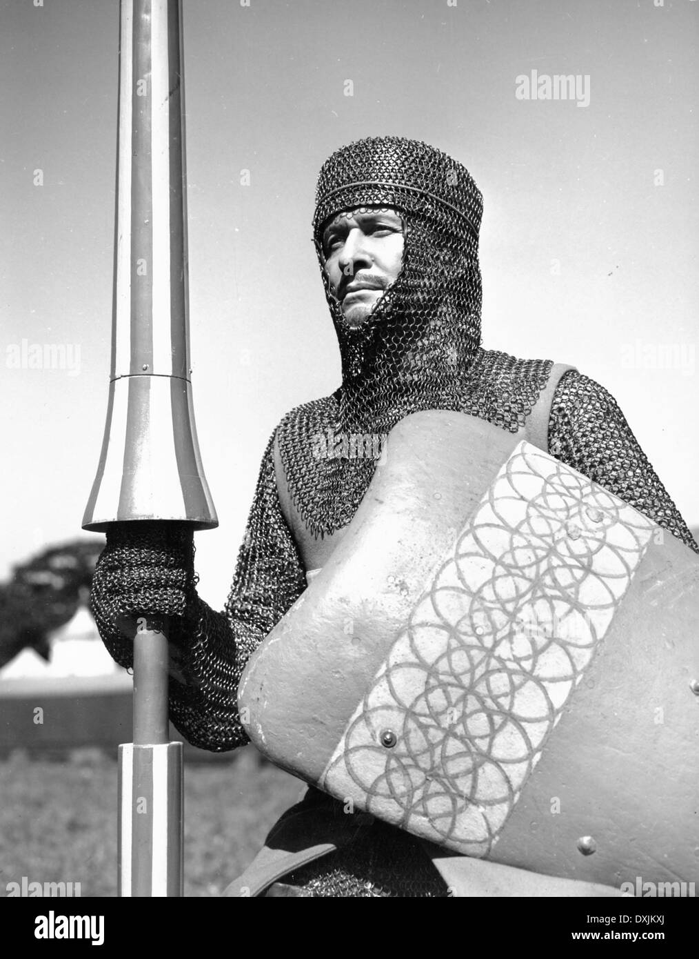 IVANHOE (US/UK 1952) ROBERT DOUGLAS AS SIR HUGH DE BRACY Stock Photo