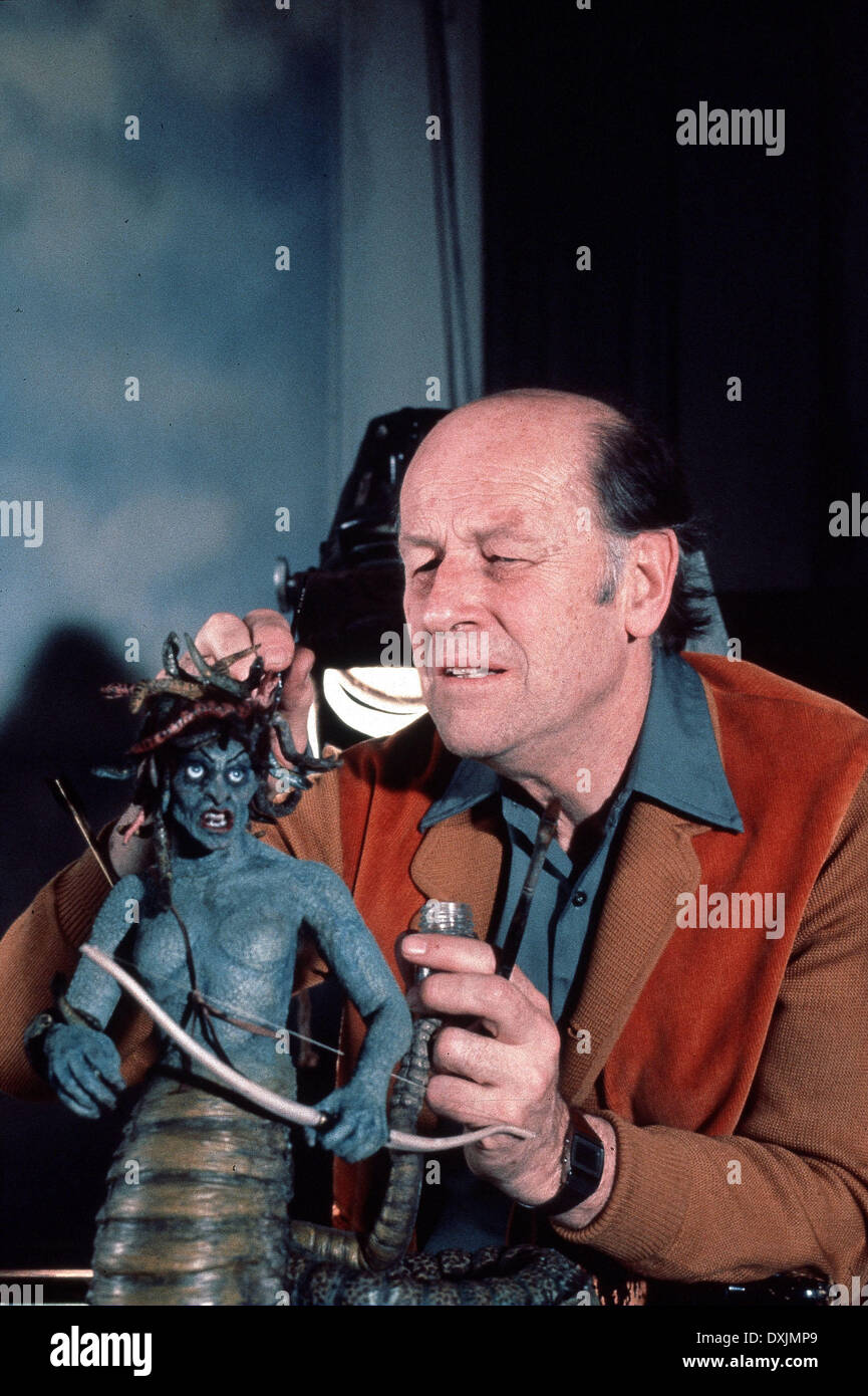 CLASH OF THE TITANS (BR/US 1981) MGM RAY HARRYHAUSEN Stock Photo