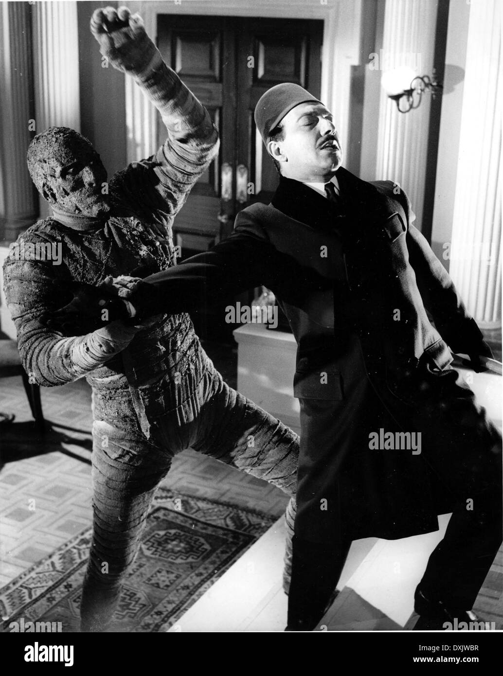 The mummy 1959 christopher lee Black and White Stock Photos & Images ...