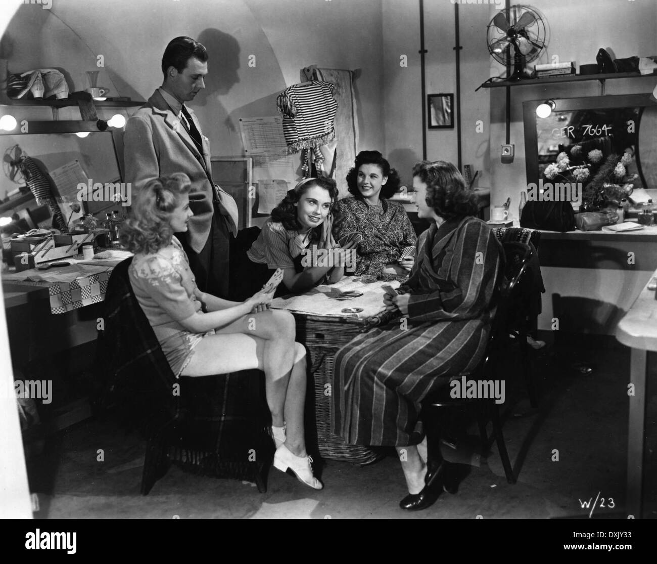 Discover 148+ dressing room mirror best seven.edu.vn