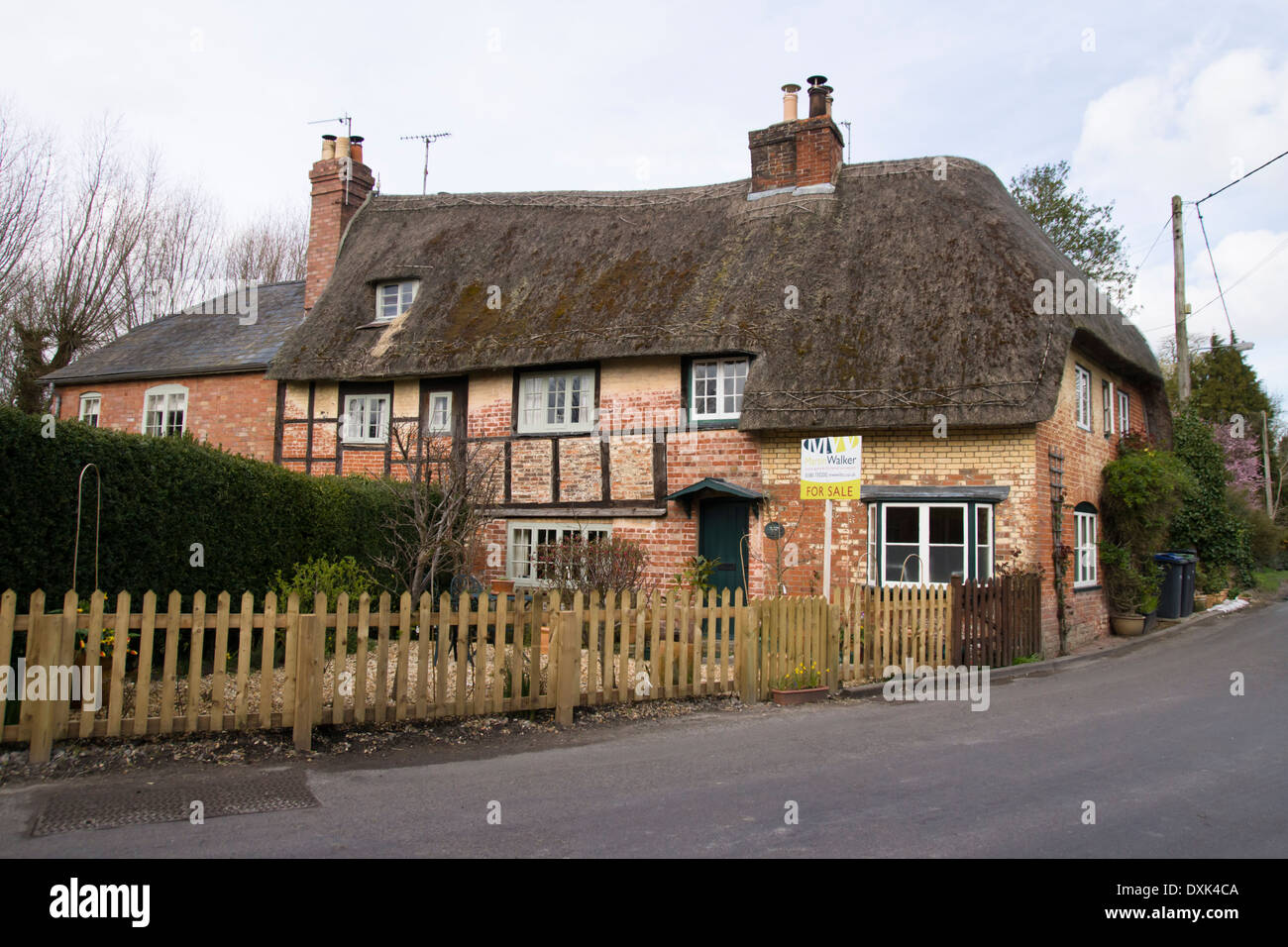 Thatched Cottage For Sale Bishops Cannings Village Wiltshire