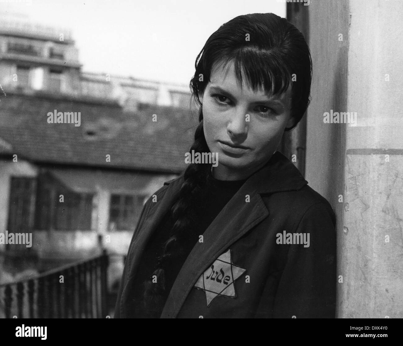 ROMEO, JULIET AND DARKNESS Stock Photo - Alamy