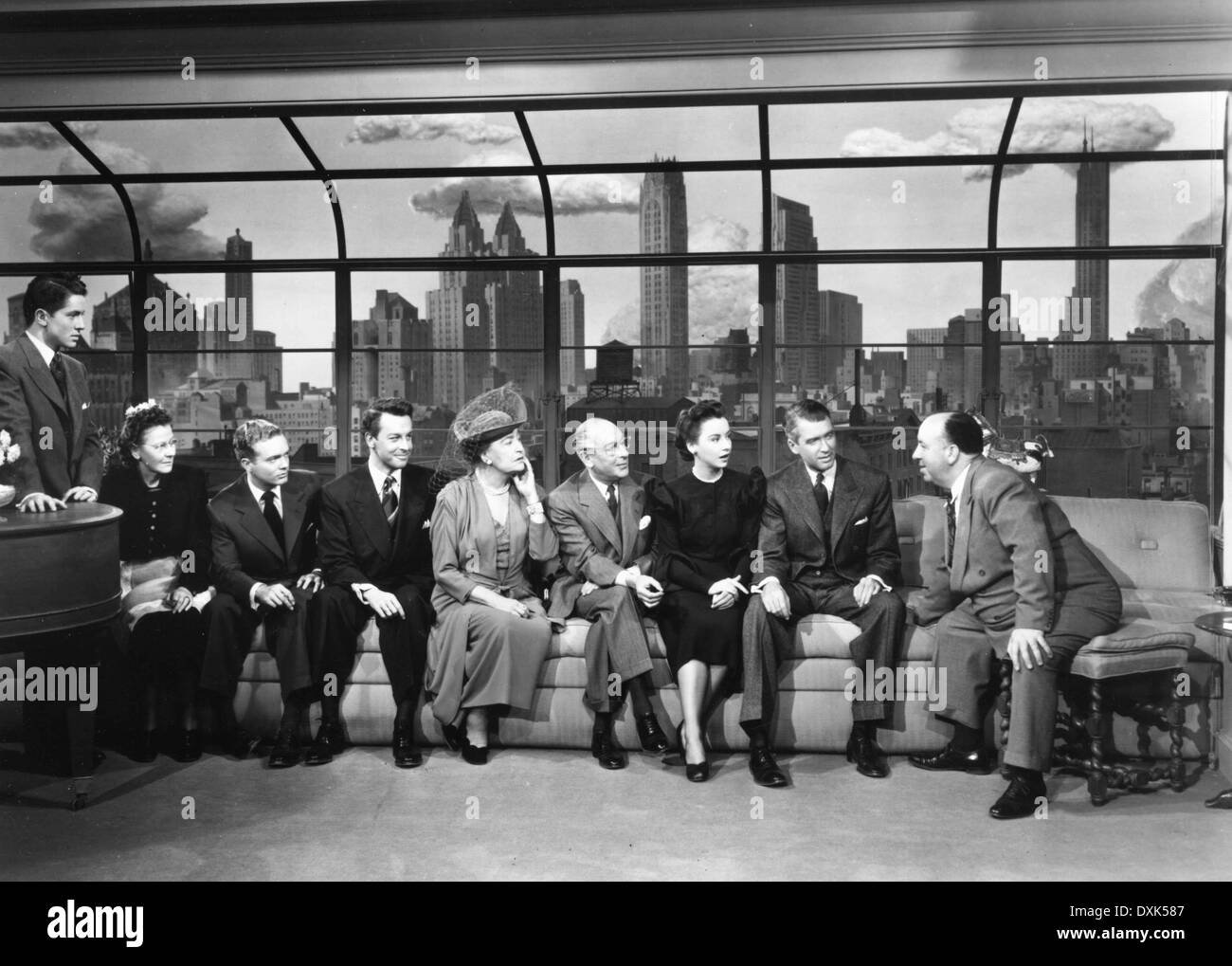 DIRECTOR ALFRED HITCHCOCK ON THE SET OF ROPE Stock Photo Alamy