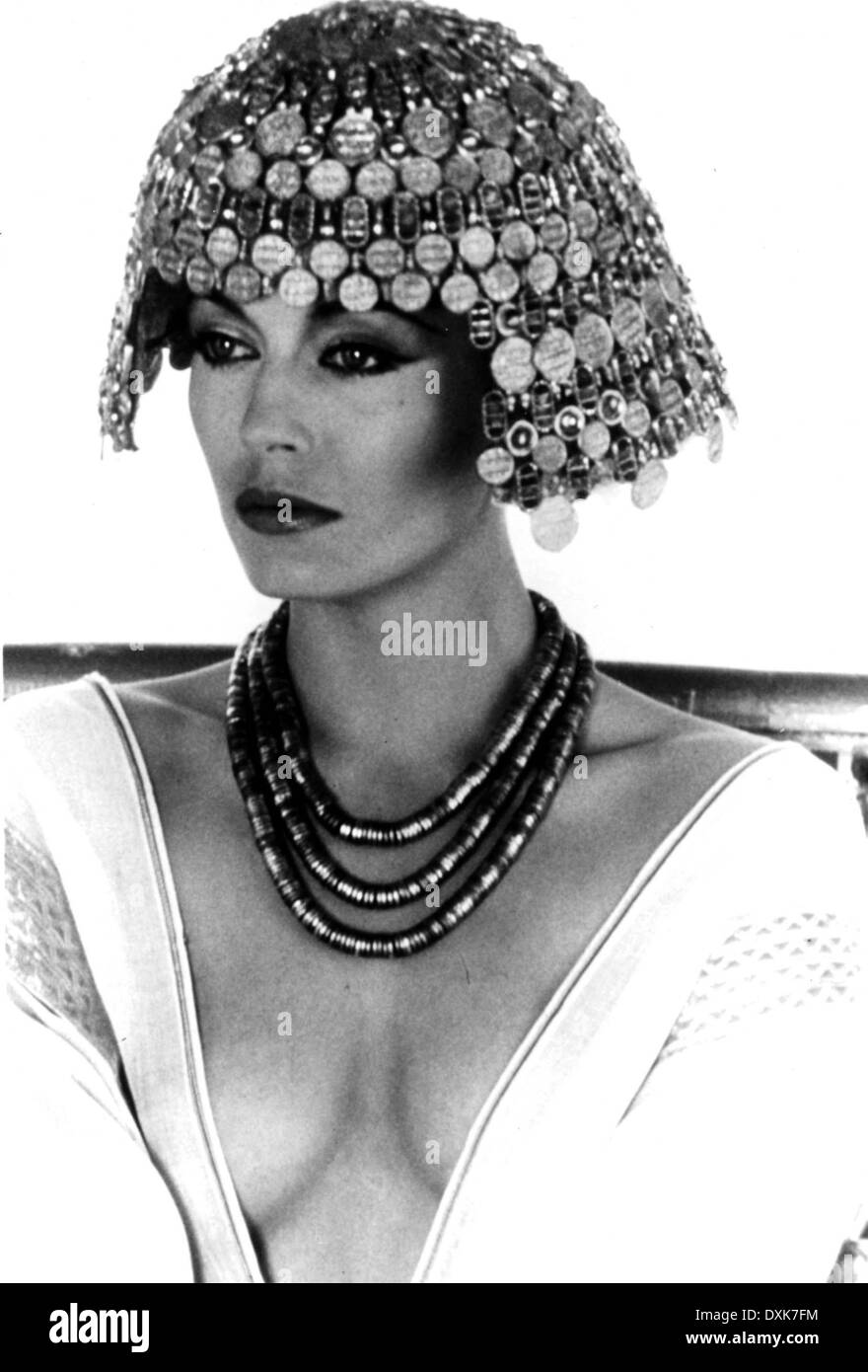 Lesley anne down sphinx 1981 hi-res stock photography and images - Alamy