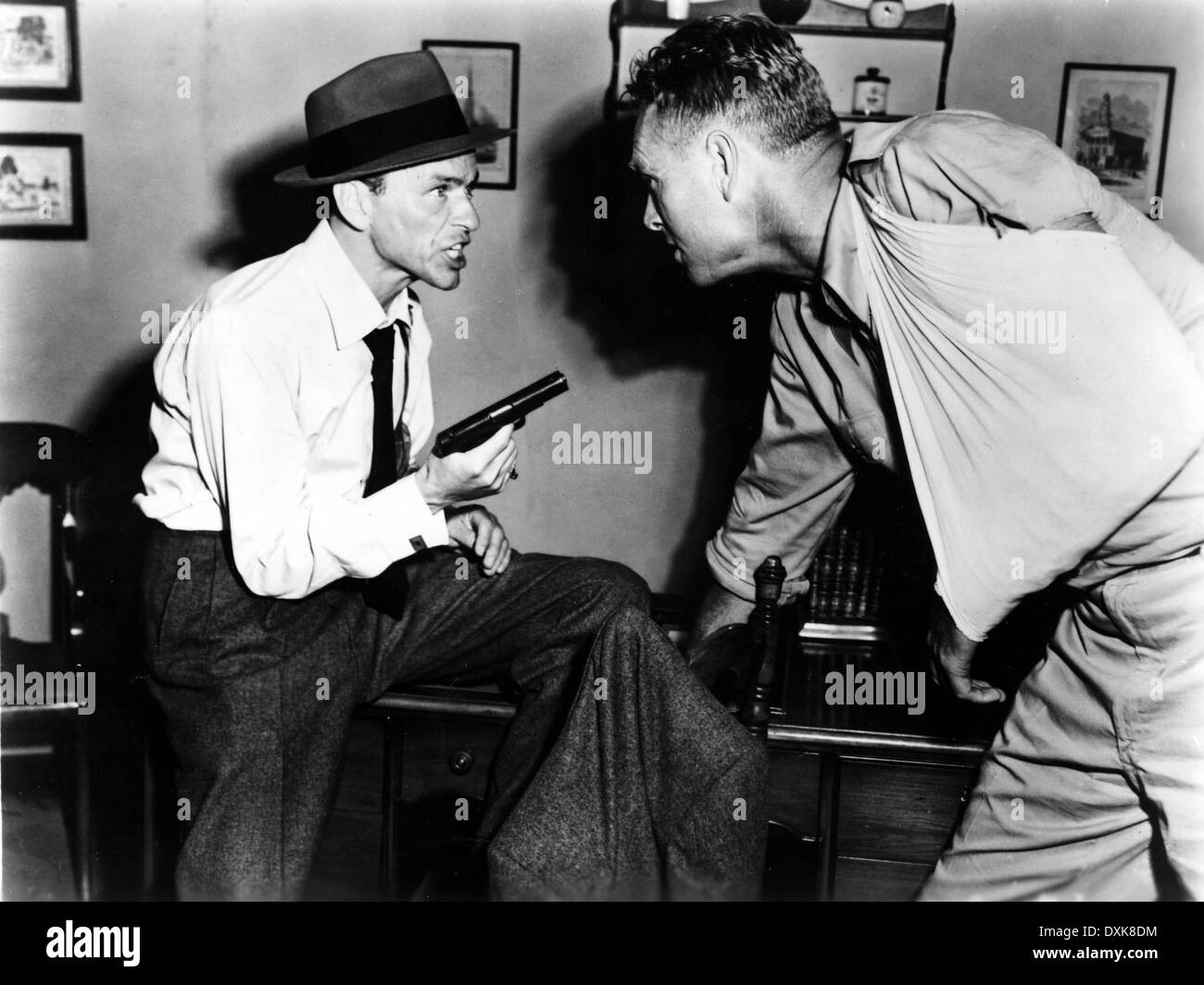 Frank sinatra 1954 hi-res stock photography and images - Alamy
