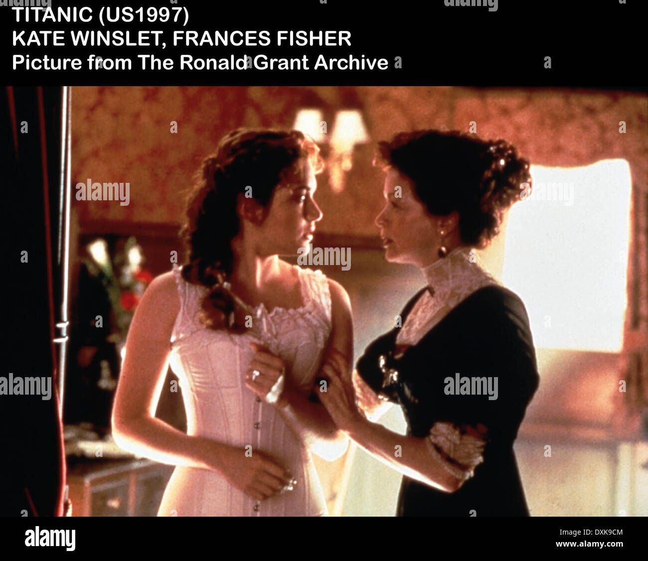 TITANIC Kate Winslet and Billy Zane Date: 1997 Stock Photo - Alamy