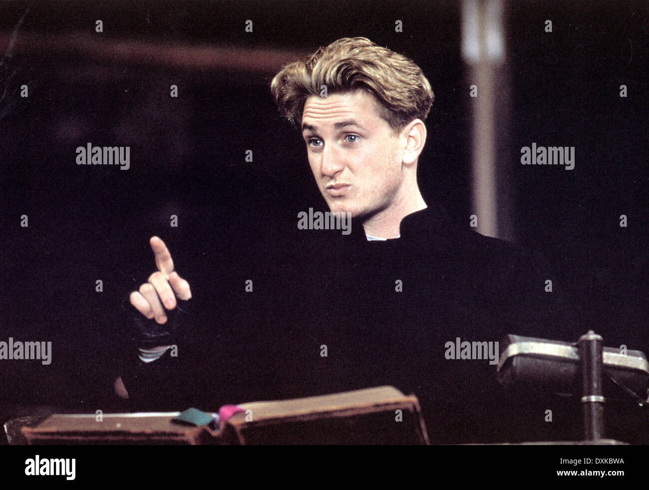 WE'RE NO ANGELS (US  1989) PARAMOUNT PICTURES SEAN PENN Stock Photo