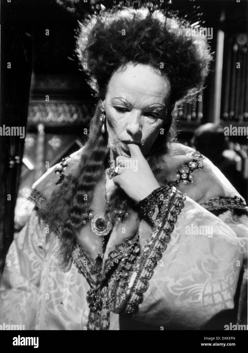ELIZABETH R (UK TV, 1971) GLENDA JACKSON as Elizabeth I Stock Photo