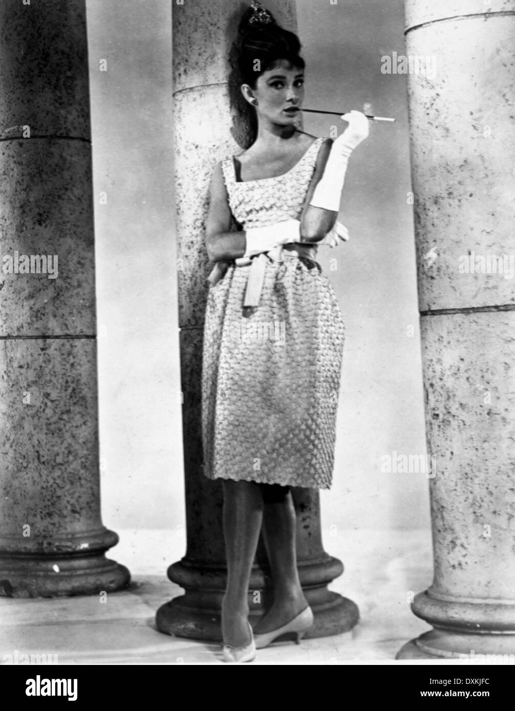 AUDREY HEPBURN, BREAKFAST AT TIFFANY'S, 1961 Stock Photo Alamy
