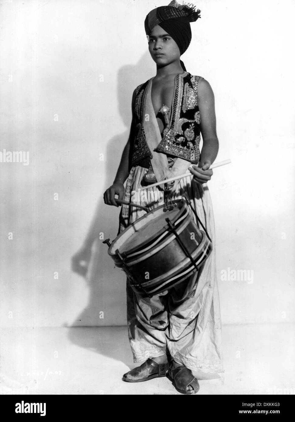 The drum (1938) hires stock photography and images Alamy