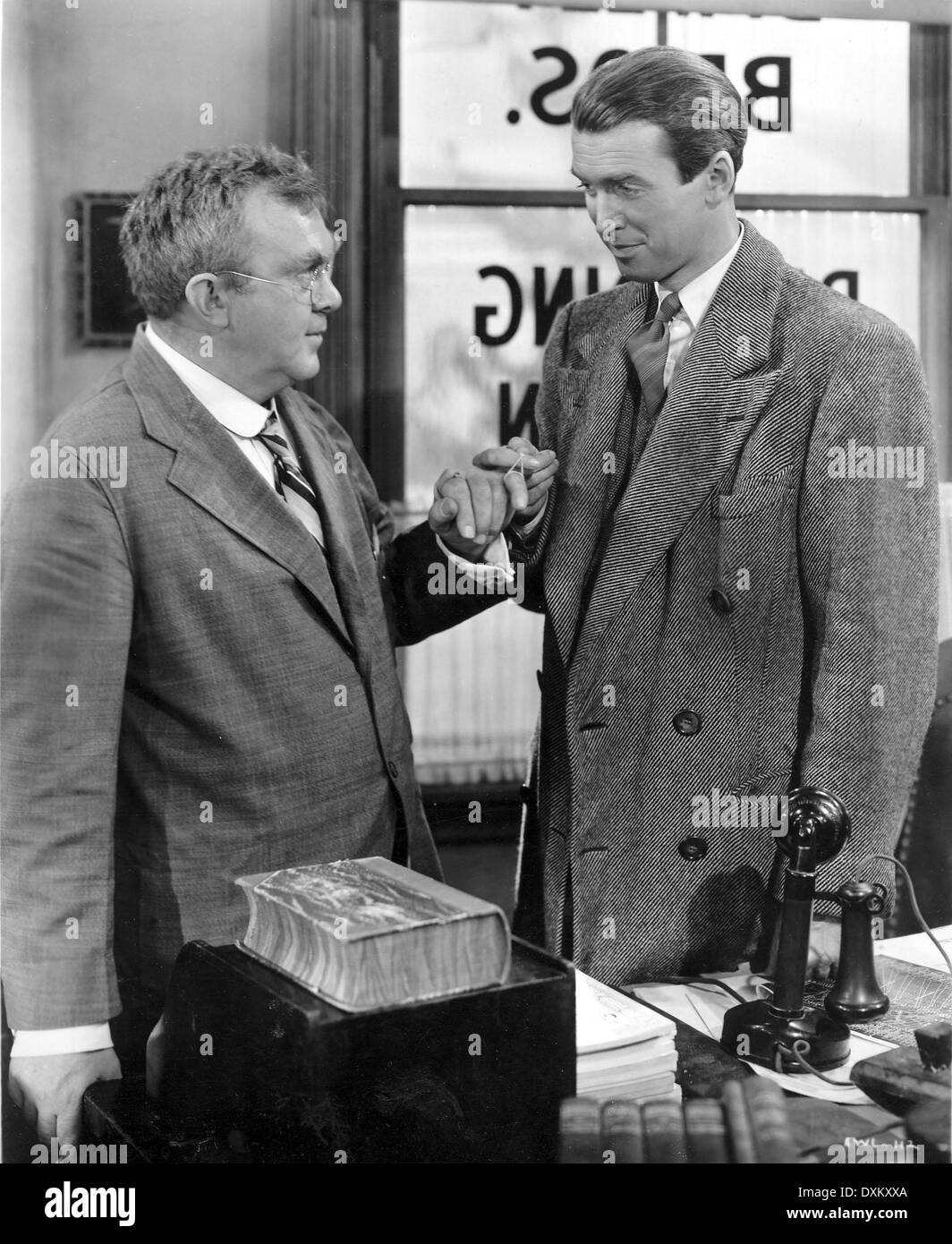 Its a wonderful life film still hi-res stock photography and images - Alamy