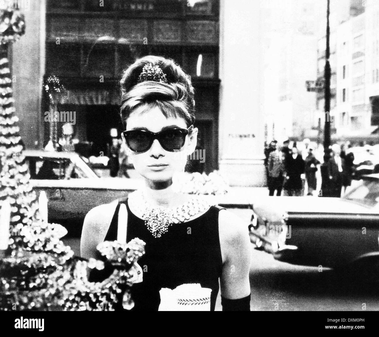 AUDREY HEPBURN, BREAKFAST AT TIFFANY'S, 1961 Stock Photo Alamy
