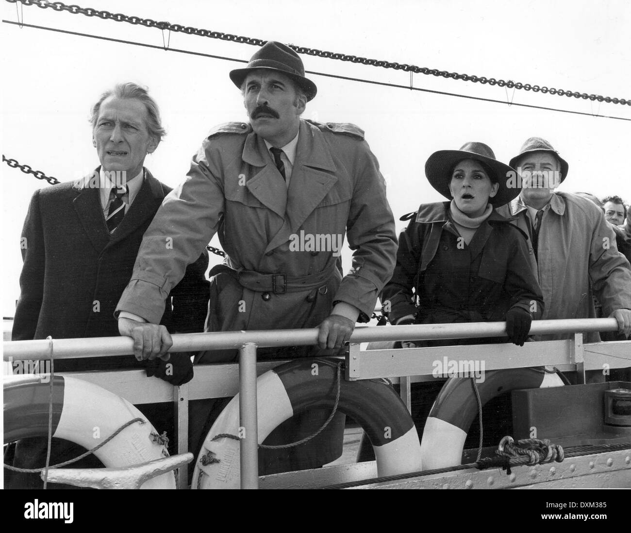 Christopher lee and peter cushing hi-res stock photography and images ...
