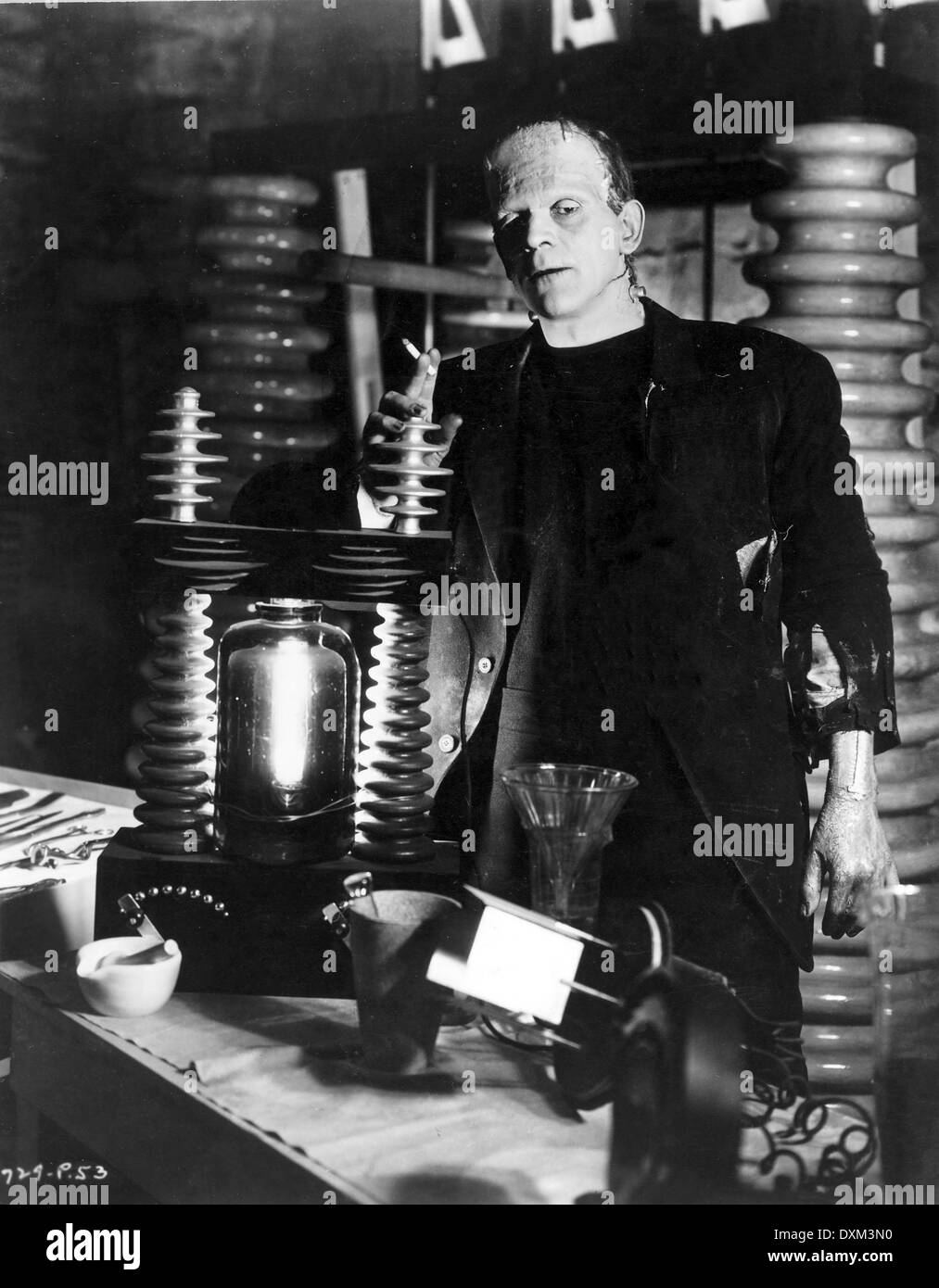 Bride of frankenstein hi-res stock photography and images - Alamy