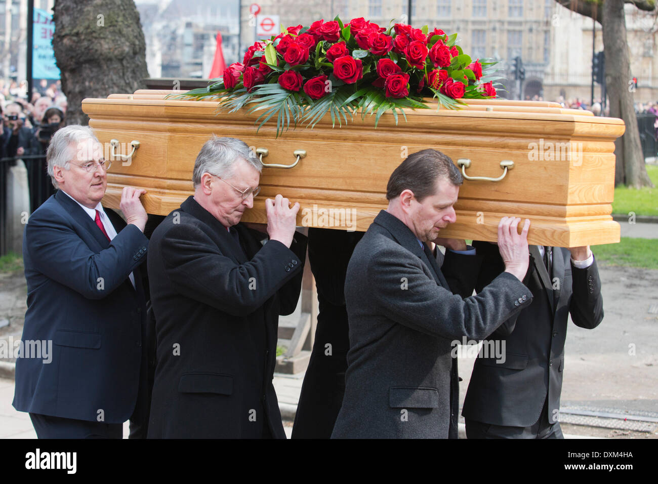 Carrying coffin hires stock photography and images Alamy