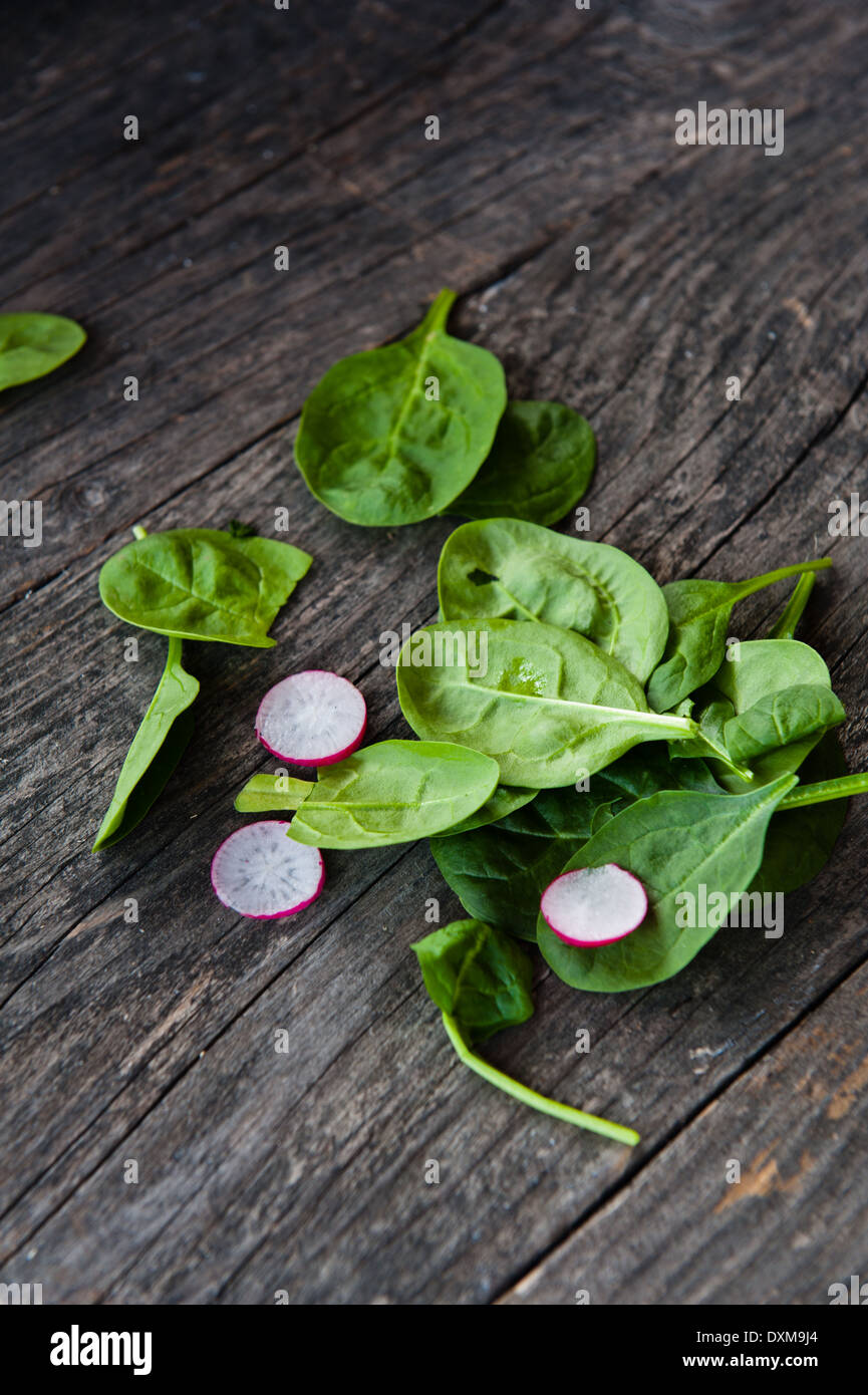 Baby spinach leaves Stock Photo - Alamy