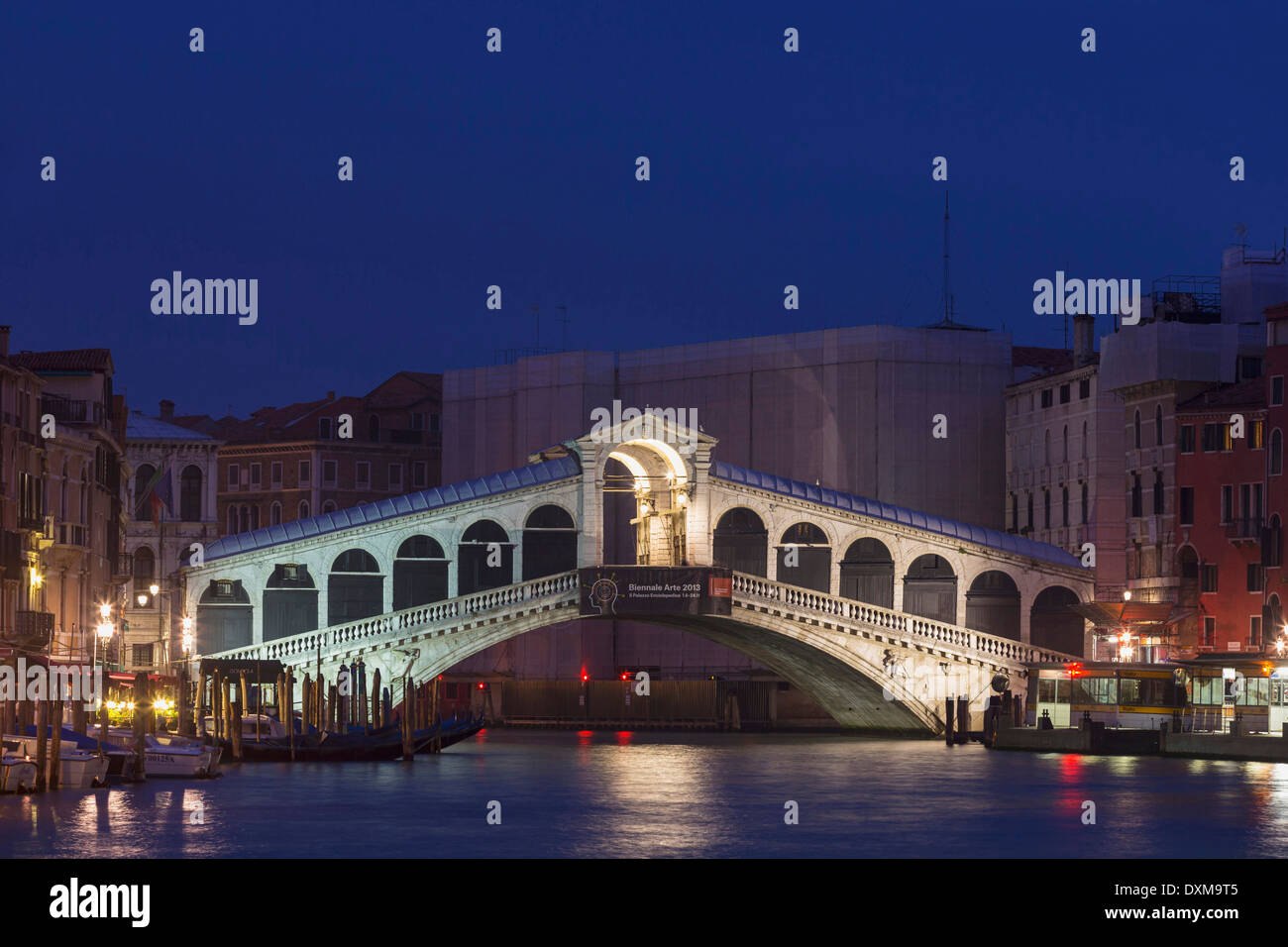 Italy, Venice, Rialto Bridge at Canale Grande at night Stock Photo - Alamy