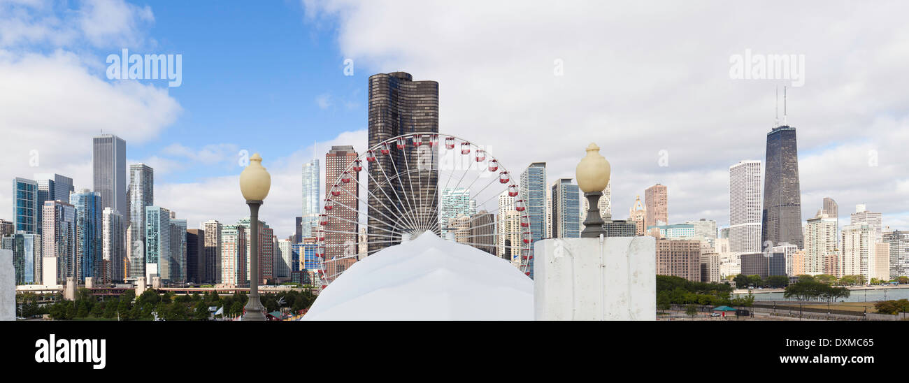 Chicago navy pier skyline hi-res stock photography and images - Alamy