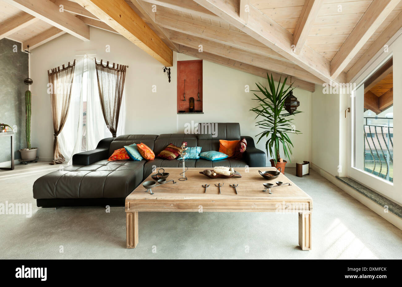 Architecture beam hi-res stock photography and images - Alamy