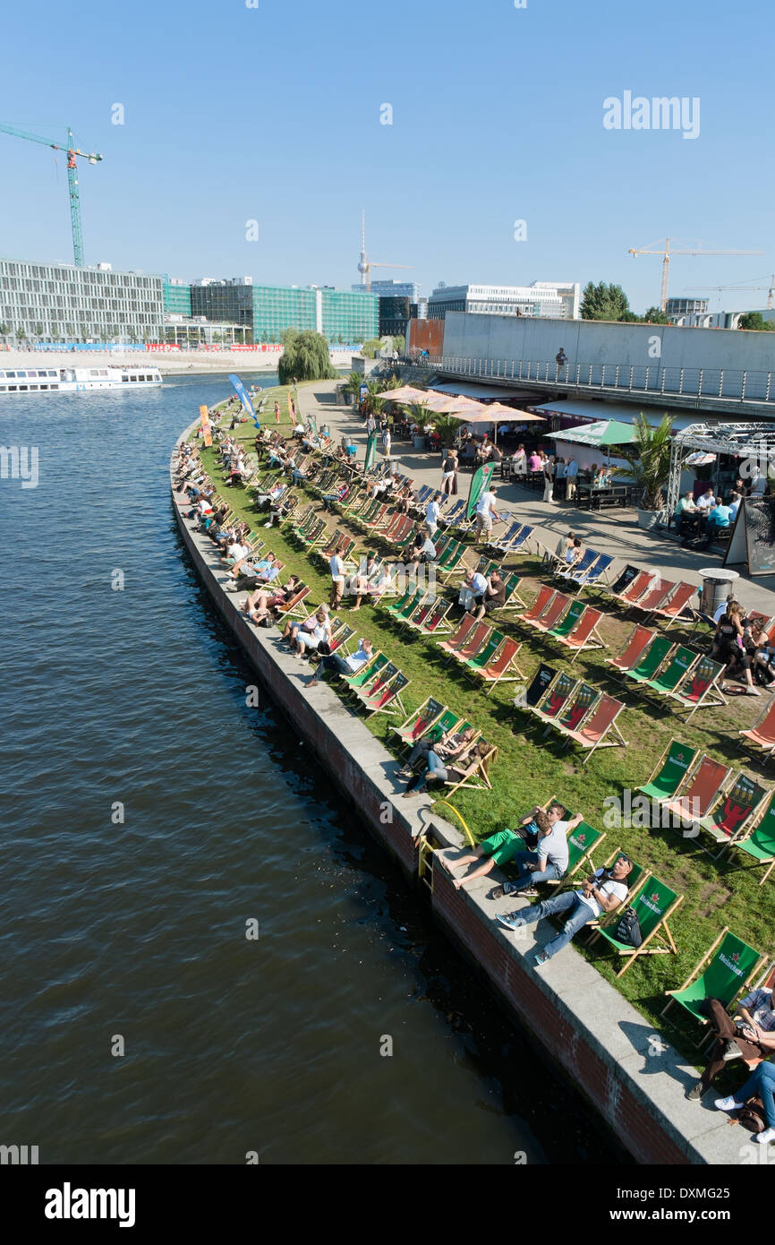 Berlin Riverside Germany, Berlin, people relaxing at riverside Stock Photo - Alamy