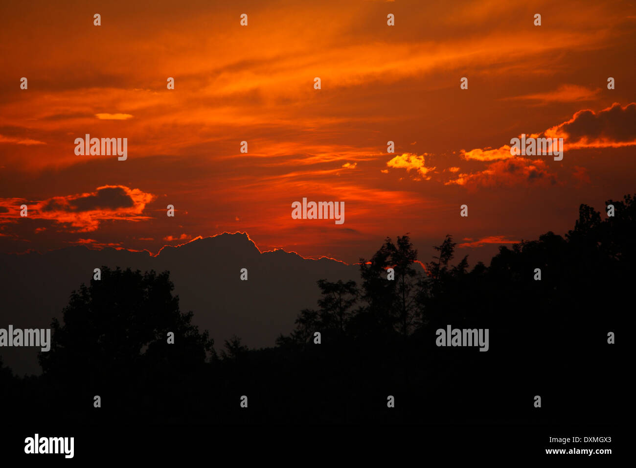Lit up sky with clouds hi-res stock photography and images - Alamy