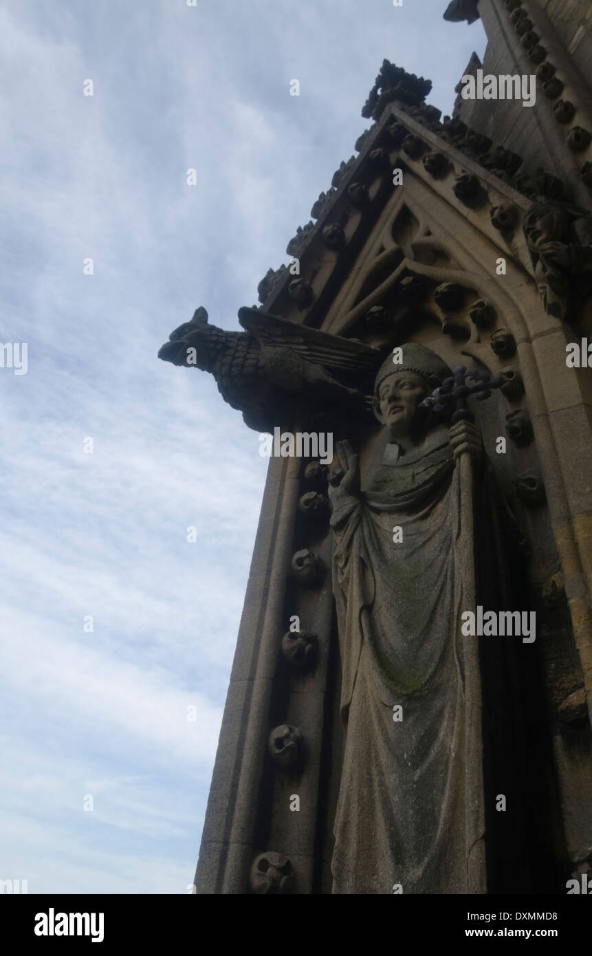 Gargoyle and statue in Oxford, England Stock Photo Alamy