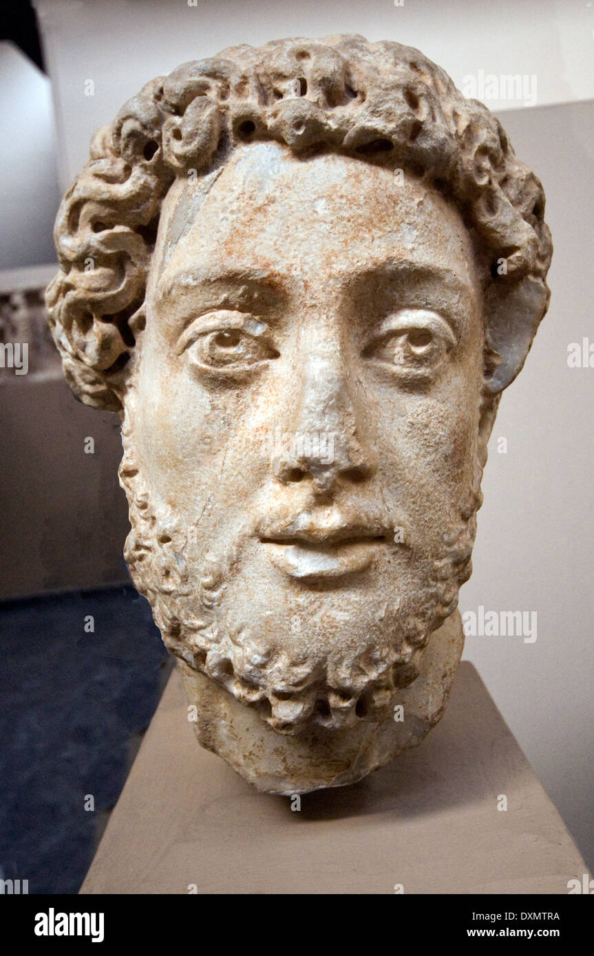Commodus statue hi-res stock photography and images - Alamy