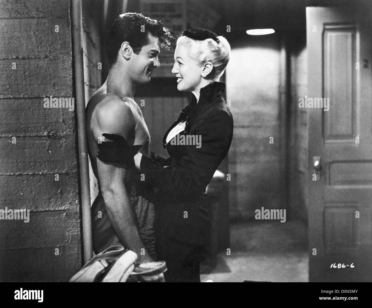 Flesh fury 1952 tony curtis hi-res stock photography and images - Alamy