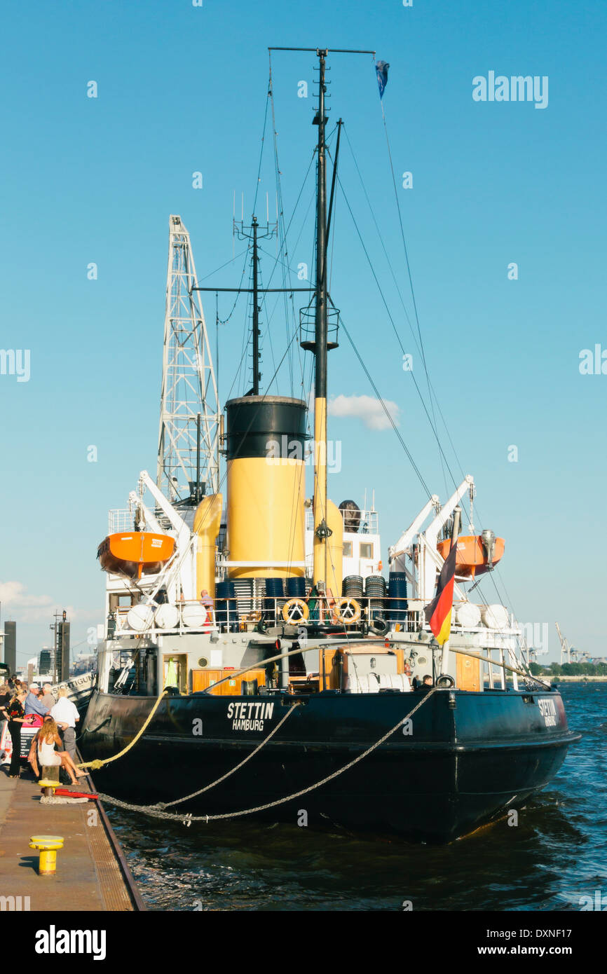 Icebreaker stettin hi-res stock photography and images - Alamy