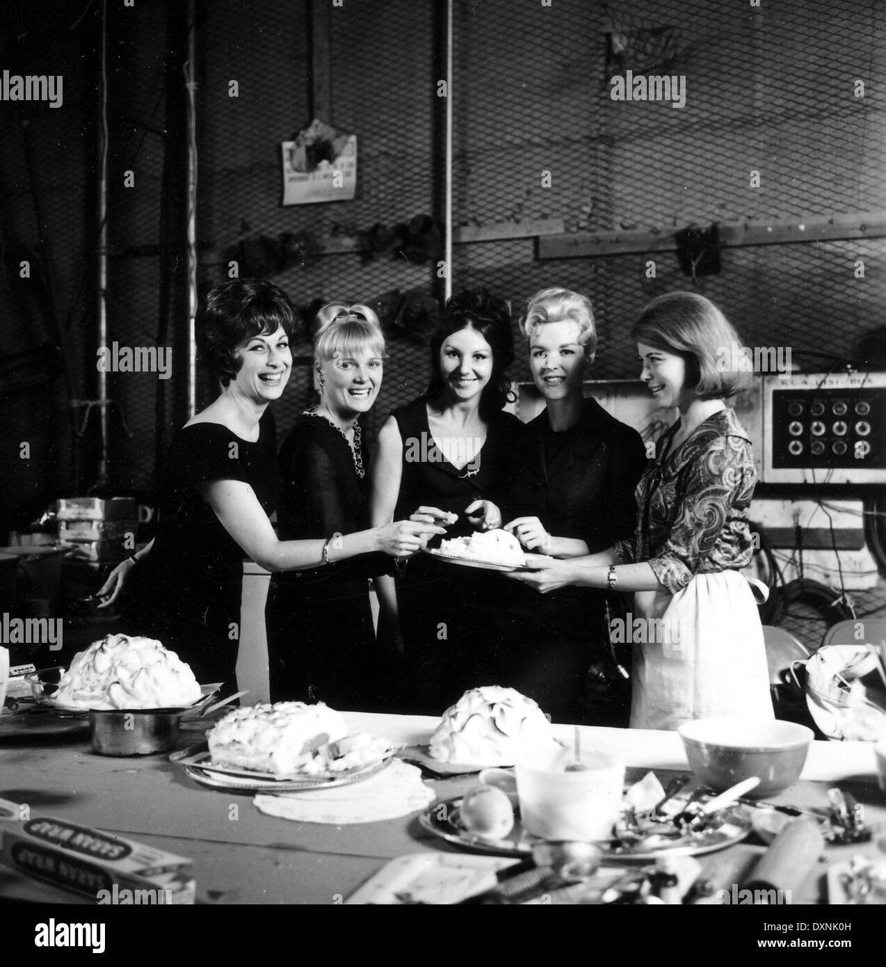 The group 1966 movie hi-res stock photography and images - Alamy