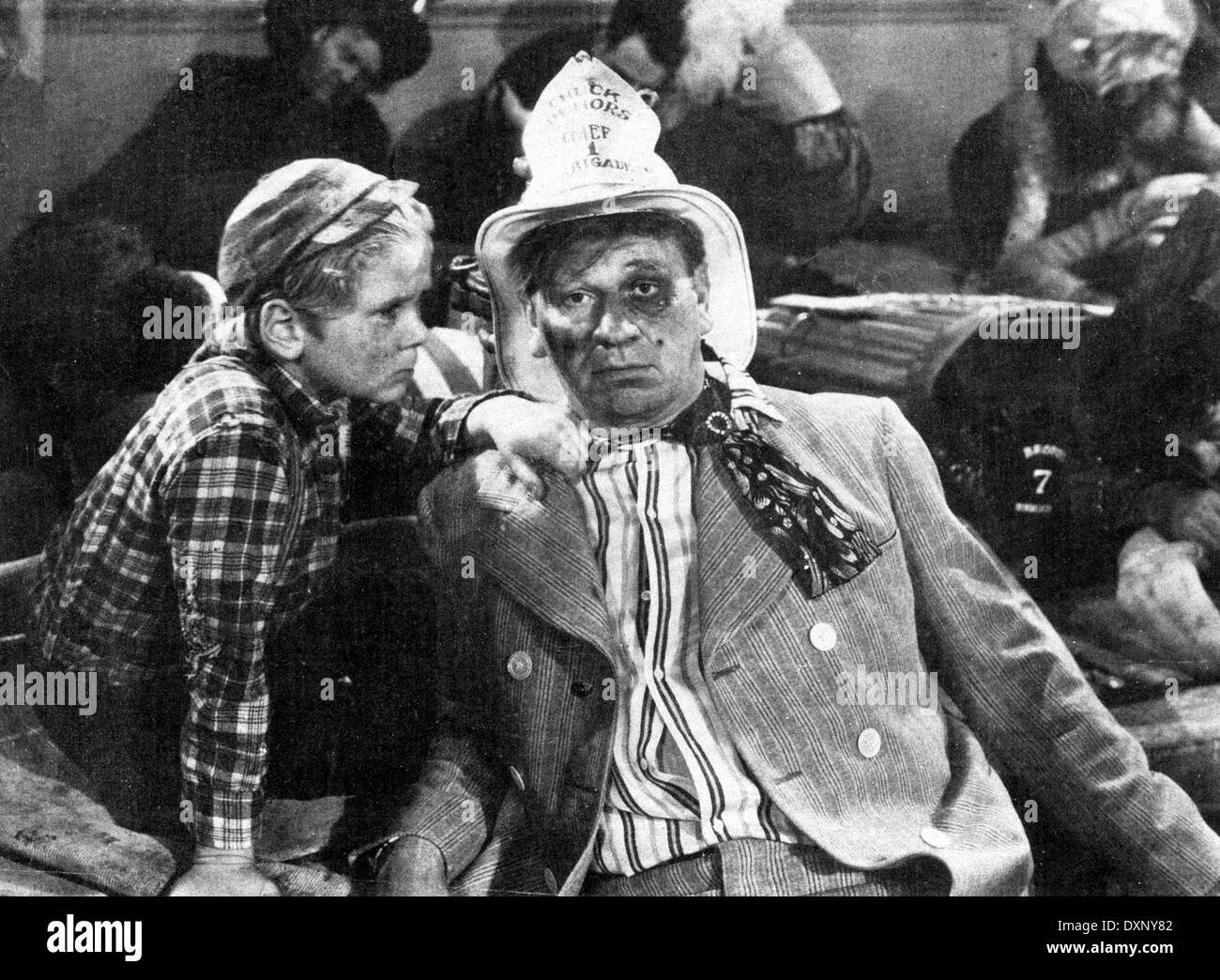 Jackie cooper and wallace beery hi-res stock photography and images - Alamy